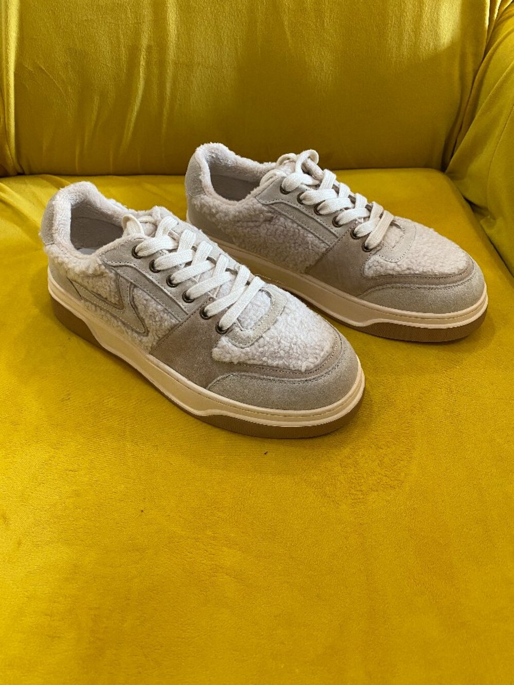 Beau Today Cream Teddy Sherpa Suede Sneakers Beige Gum Sole Women’s 8